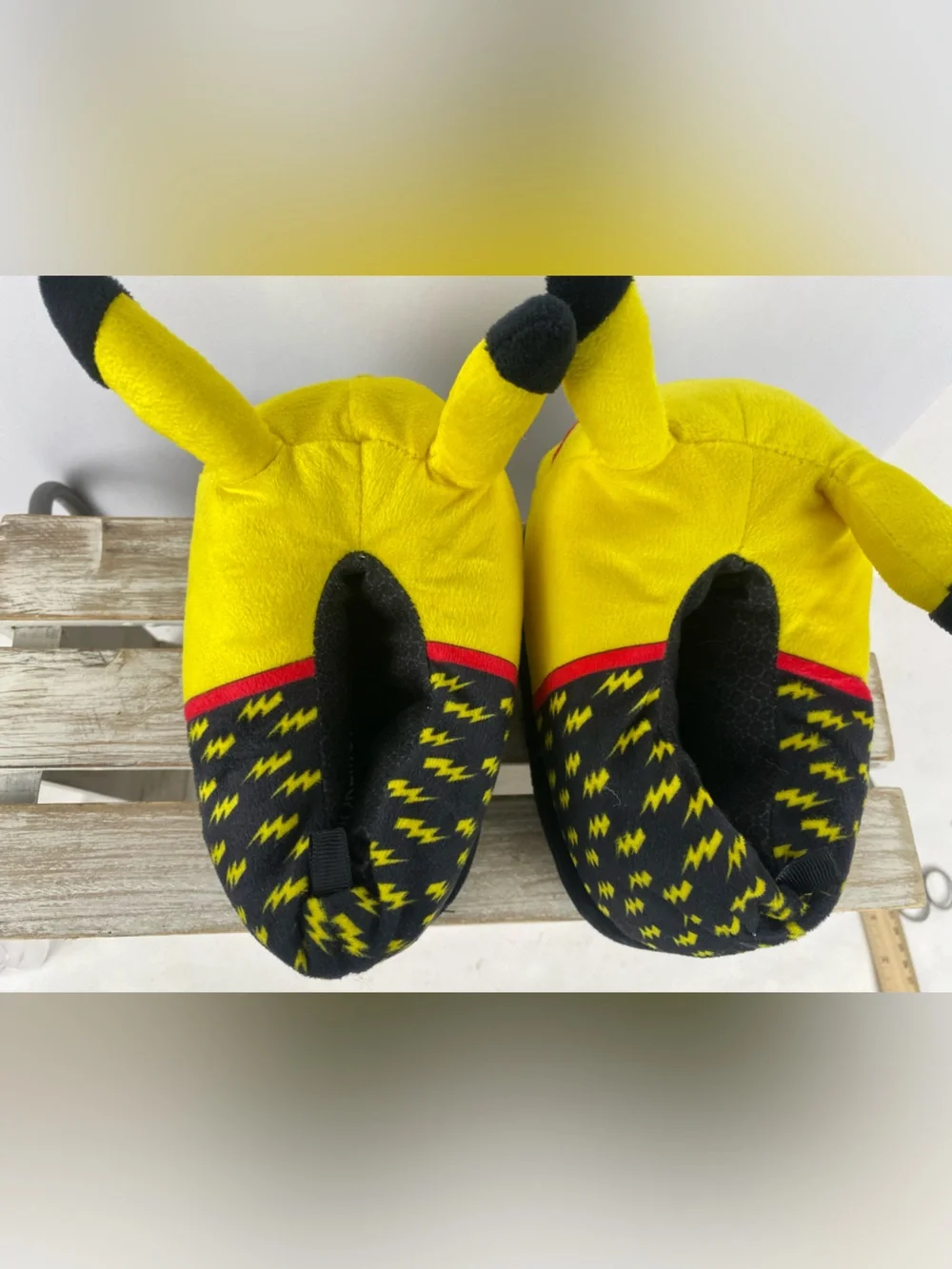 Pokemon Pikachu yellow 3D plush slippers kids size 9/10